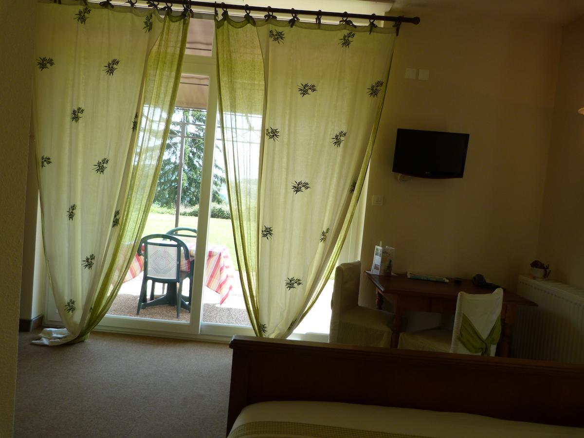 Hotel La Terrasse Marnand Zimmer foto